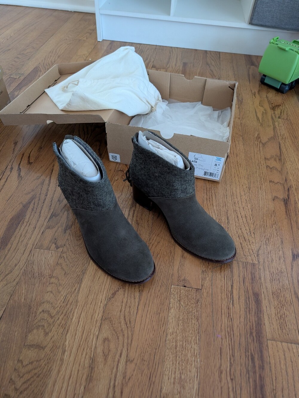 Leila TOMS Herringbone Suede Olive Booties Women's 8.5